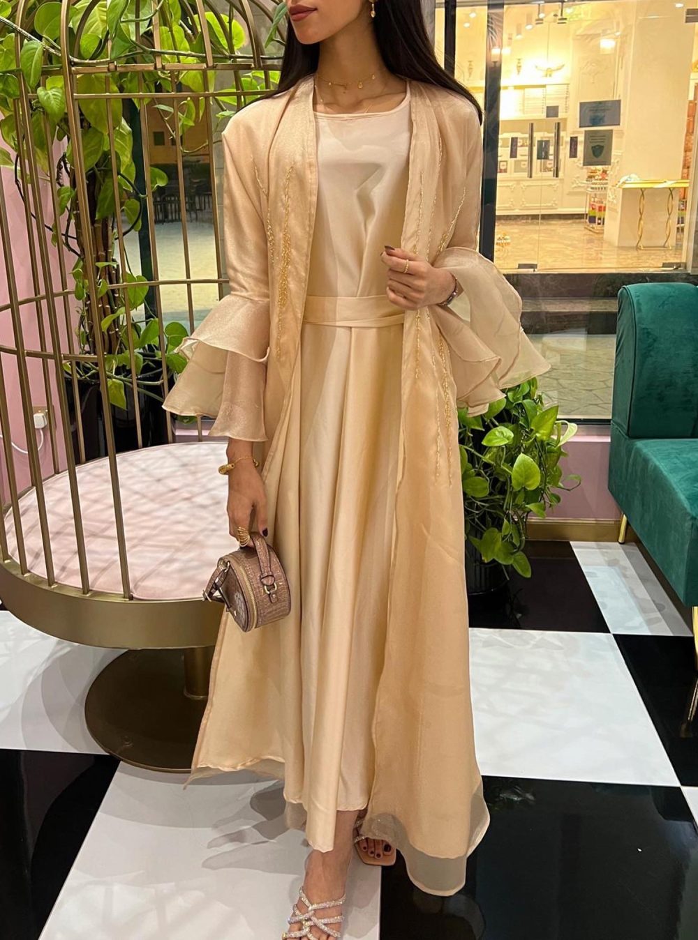 ⁦Golden butterfly abaya⁩ - الصورة ⁦3⁩